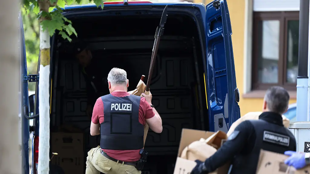 37eaf2c74f184f0a1bb81f6608b52c0c