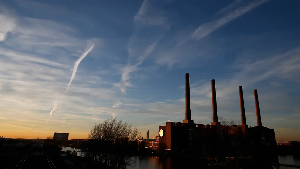 2015-12-08T120000Z-165265120-LR1EBC81A4IYP-RTRMADP-3-GERMANY-VOLKSWAGEN