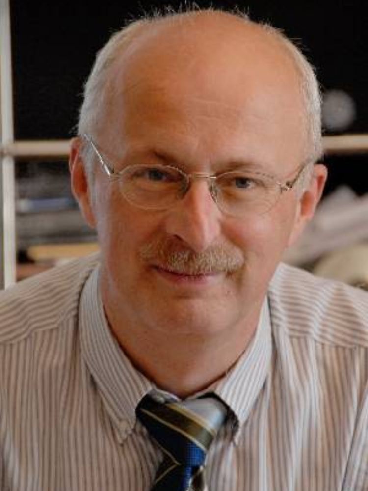 Prof. Dr. Robert Jütte ist Medizinhistoriker und Mitglied des Wissenschaftlichen Beirats der Bundesärztekammer. Er leitete eine Arbeitsgruppe zum Placebo-Effekt.