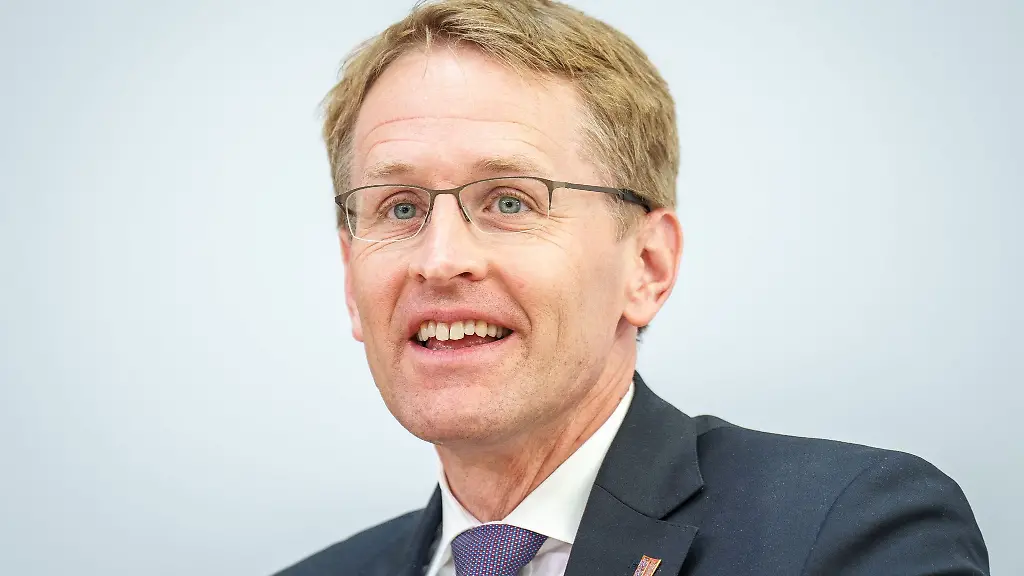 Daniel-Guenther-CDU-Ministerpraesident-von-Schleswig-Holstein-spricht