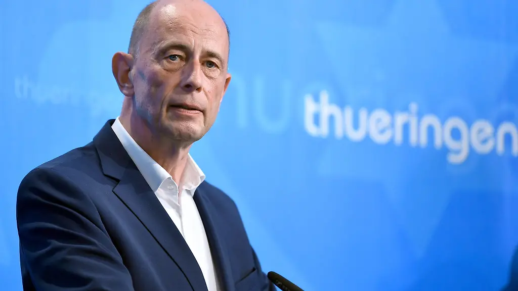 Thueringens-Wirtschaftsminister-Wolfgang-Tiefensee-SPD