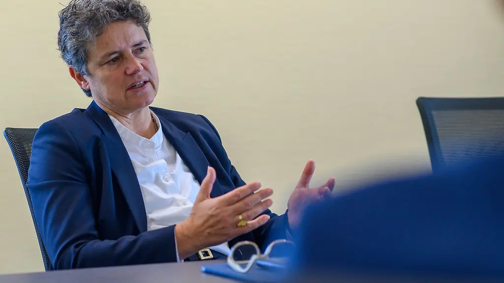 Lydia-Hueskens-FDP-Ministerin-fuer-Infrastruktur-und-Digitales-von-Sachen-Anhalt-spricht