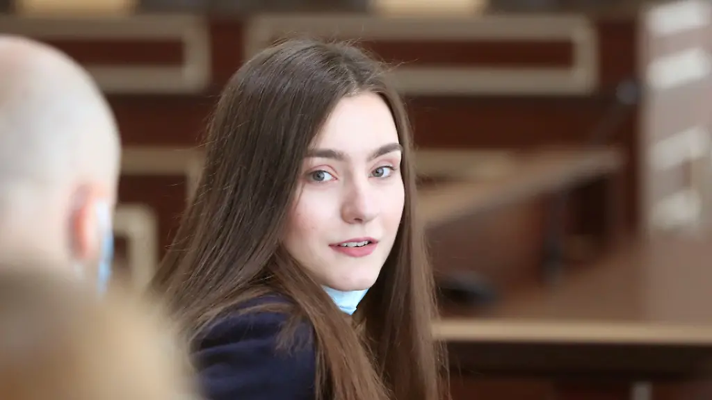 2022-05-06T092645Z-462145273-RC2I1U9UMI01-RTRMADP-3-BELARUS-POLITICS-1