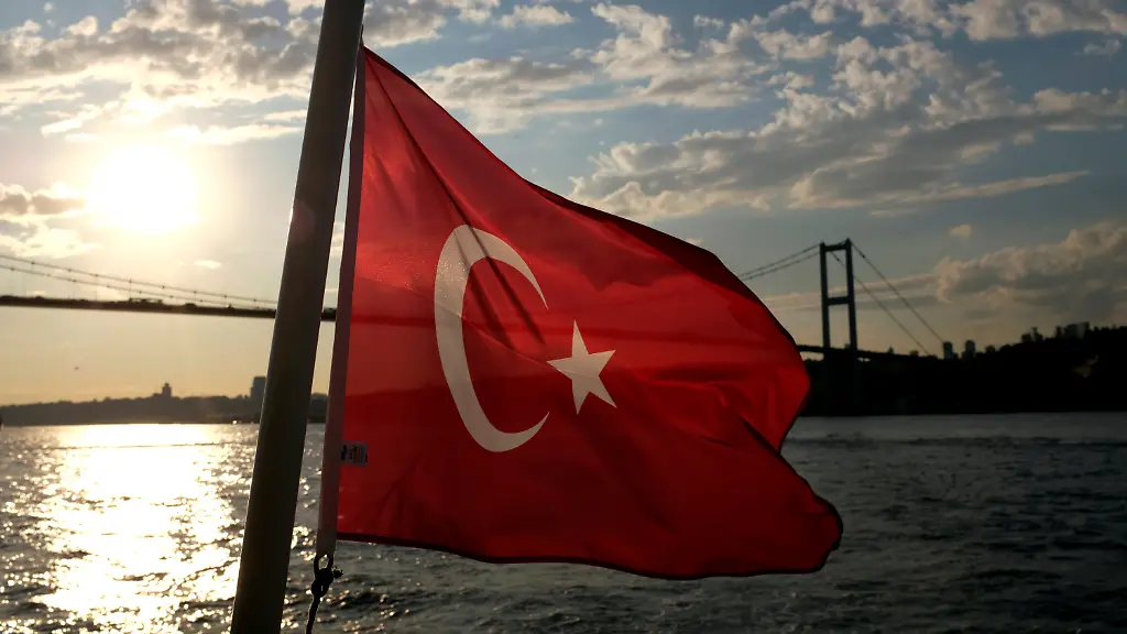 2020-09-30T215844Z-1736440053-RC299J9BMOD6-RTRMADP-3-TURKEY-DAILYLIFE