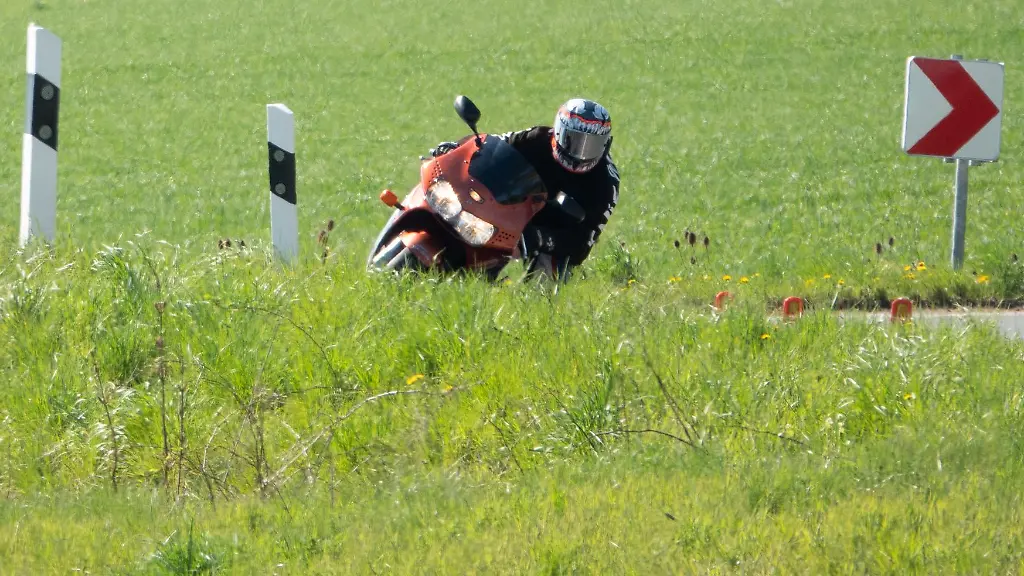 Fuer-viele-Biker-hat-die-Motorrad-Saison-begonnen