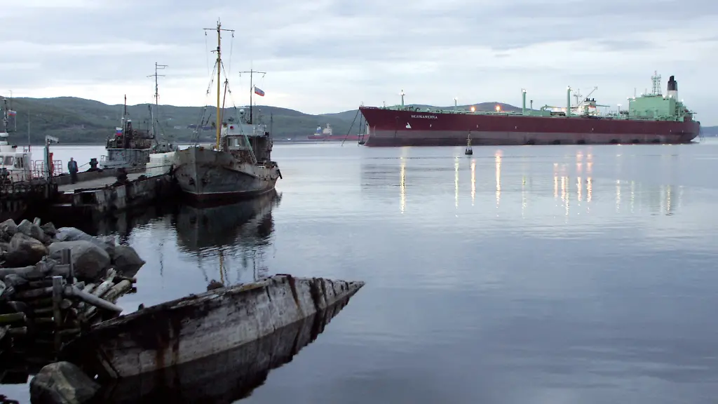 2006-06-19T120000Z-980219170-GM1DSWDMUEAA-RTRMADP-3-RUSSIA