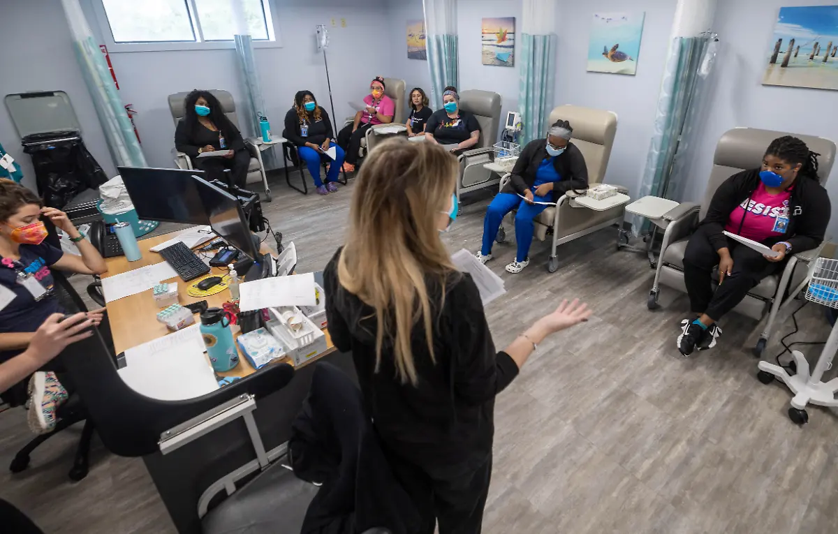 2022-04-27T100141Z-1744142715-RC2S3T9P0654-RTRMADP-3-USA-ABORTION-TRAVEL