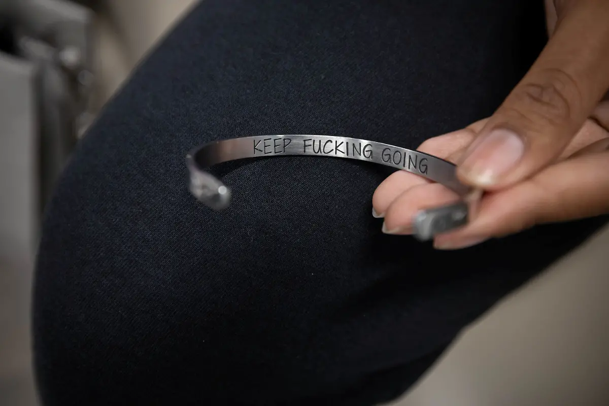 2022-04-27T100139Z-1060451963-RC283T90KTJY-RTRMADP-3-USA-ABORTION-TRAVEL