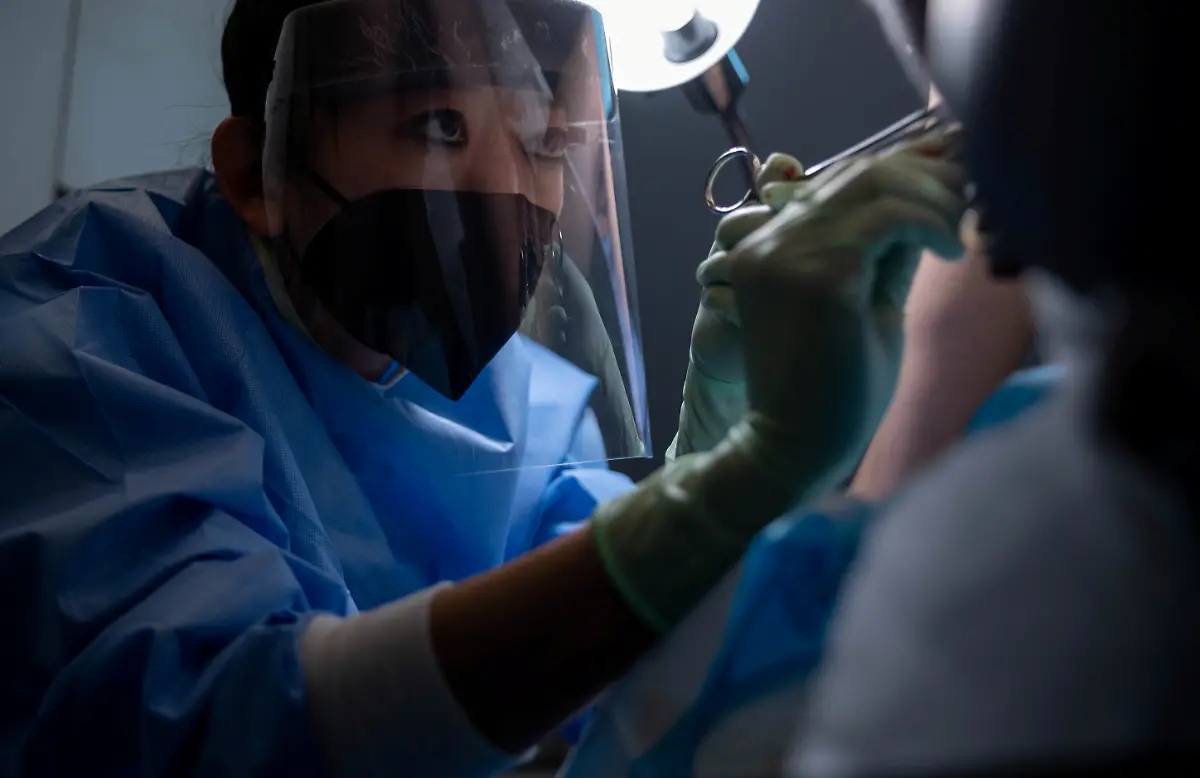 2022-04-27T100147Z-894688449-RC2F2T94EP54-RTRMADP-3-USA-ABORTION-TRAVEL