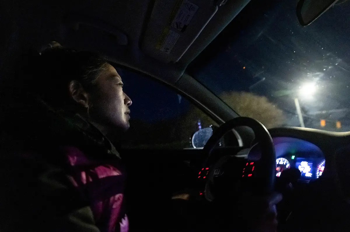 2022-04-27T100201Z-12020674-RC2P1T9SK3D5-RTRMADP-3-USA-ABORTION-TRAVEL