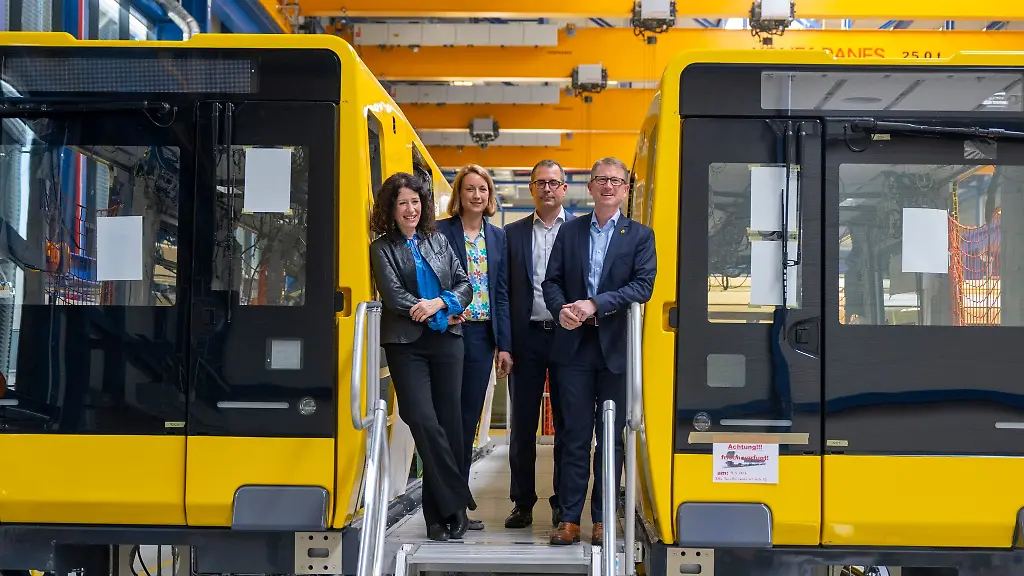 Bettina-Jarasch-l-r-Gruene-Meike-Niedbal-Gruene-Jure-Mikolcic-und-Rolf-Erfurt