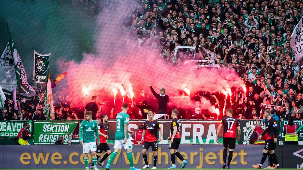 Werder-Ultras-feierten-zunaechst-die-Fuehrung-von-Bremen