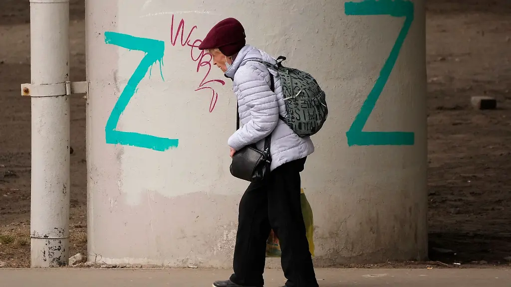 Der-Buchstabe-Z-ist-auf-Brueckenpfeiler-in-Russland-gesprueht