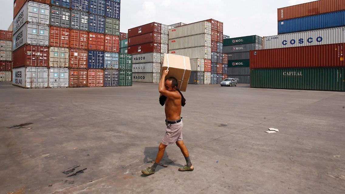 Der Hafen Wuhan in der zentralchinesischen Provinz Hubei. Hier werden nicht nur Waren ins Ausland verschifft, sondern auch Waren aus Deutschland in Empfang genommen.