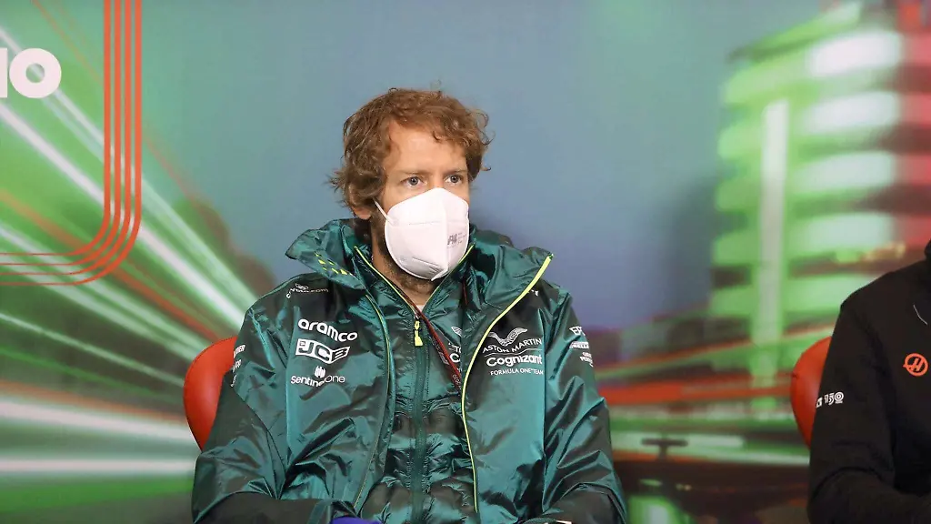 Fuhr-in-Imola-die-ersten-WM-Punkte-der-Saison-ein-Sebastian-Vettel