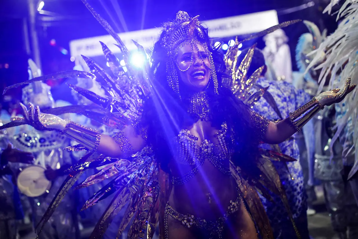 f1e4b52a378e4bf1a647aad1e8ae67e6