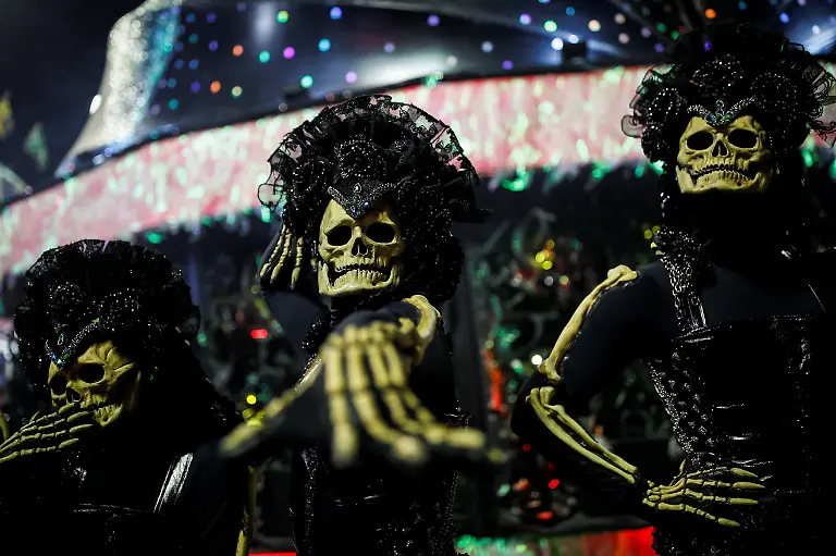 62110563eb1c9adf1a5846a76b4d0de0