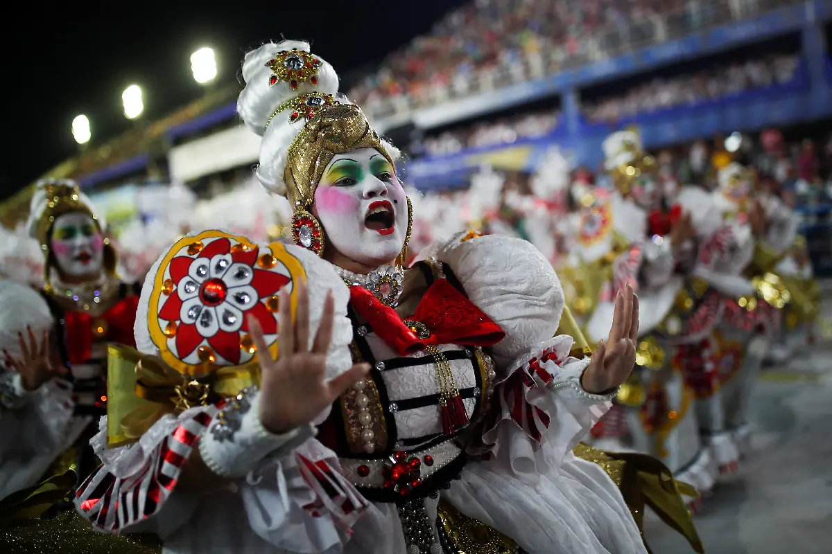 2022-04-23T013800Z-2105583076-RC2PST9XPEPT-RTRMADP-3-BRAZIL-CARNIVAL