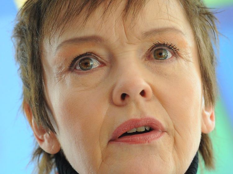 Auch die Schauspielerin Katrin Sass wurde von ihrer damaligen besten Freundin bespitzelt. Das sei "einStich ins Innerste" gewesen, "das Gefühl wird man nie mehr los", sagt sie.