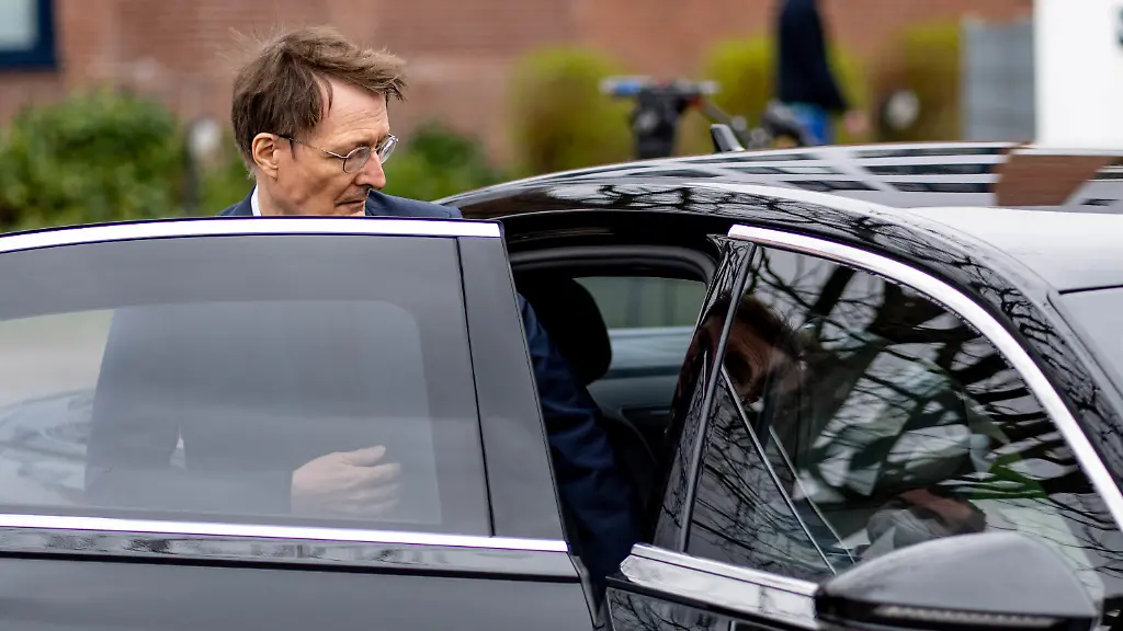 279a8151e9b777813f04aa7371e9b8ce