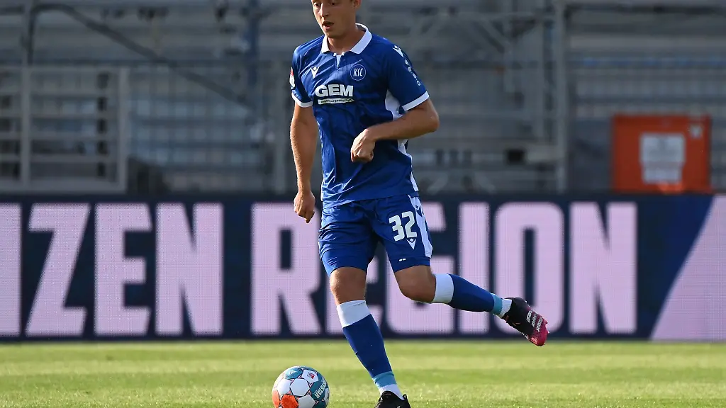 Robin-Bormuth-in-Aktion-fuer-den-Karlsruher-SC