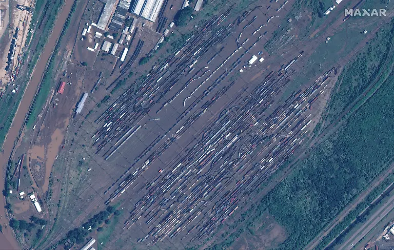 2022-04-14T214117Z-1848573594-RC20NT93I6CC-RTRMADP-3-SAFRICA-FLOODS-SATELLITE