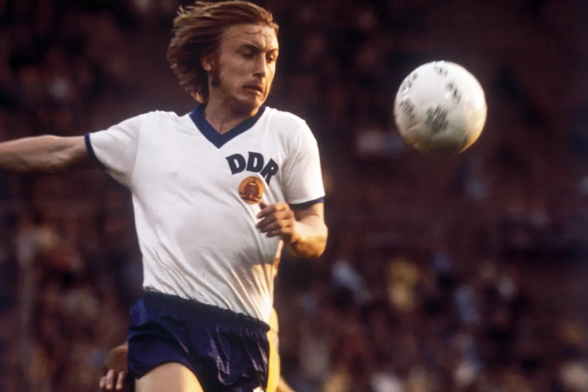 9da4b2306750d0ae6792152ad3fe953c