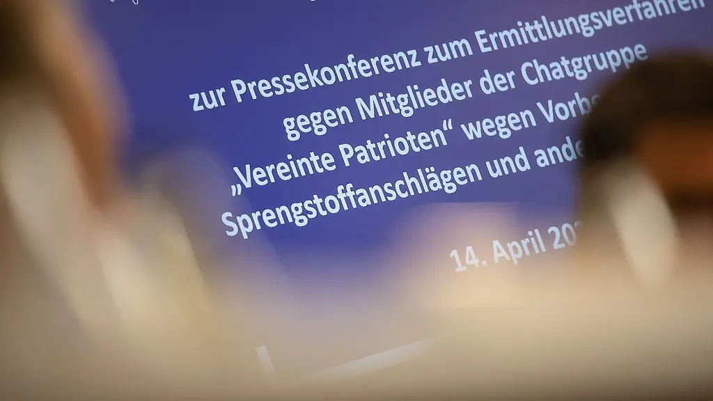 Vereinte-Patrioten-ist-auf-einem-Bildschirm-zu-lesen