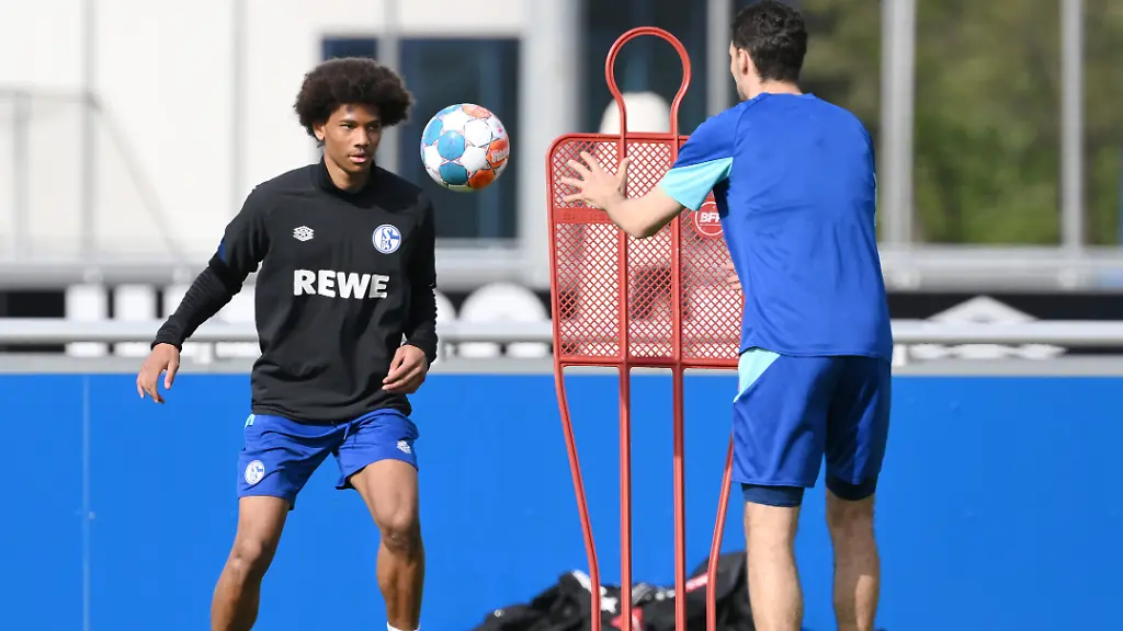 a94f93ff8a3c6b63eefa33bd74ba0da1