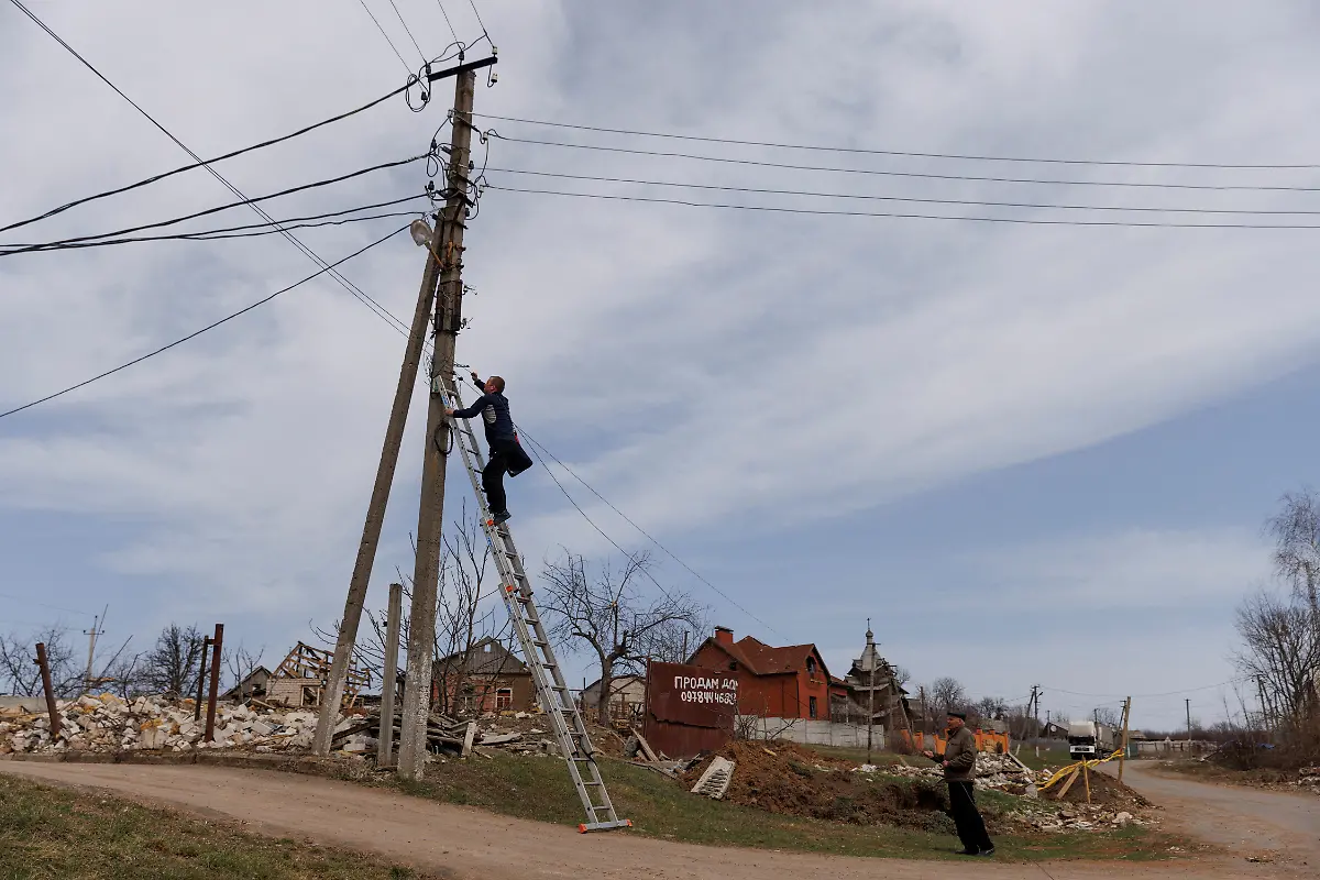 2022-04-11T090143Z-36853786-RC2RET9J2L14-RTRMADP-3-UKRAINE-CRISIS-VILLAGE