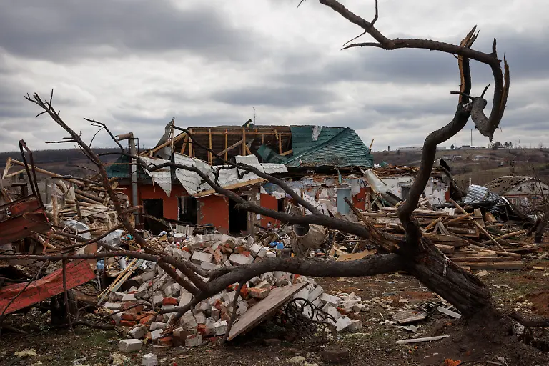 2022-04-11T090149Z-1874385832-RC2GFT94K4YI-RTRMADP-3-UKRAINE-CRISIS-VILLAGE