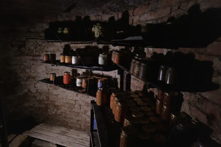 2022-04-11T090212Z-801751610-RC2KFT99UVT0-RTRMADP-3-UKRAINE-CRISIS-VILLAGE