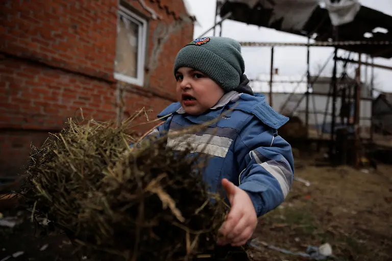 2022-04-11T090213Z-1831488078-RC2IFT97KLYY-RTRMADP-3-UKRAINE-CRISIS-VILLAGE