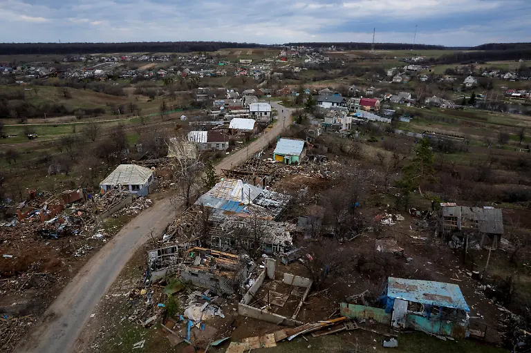 2022-04-11T090209Z-20106360-RC2THT9KM9RL-RTRMADP-3-UKRAINE-CRISIS-VILLAGE