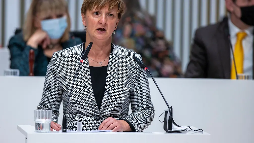 Jeannine-Roesler-Fraktionschefin-der-Linken-im-Landtag-von-Mecklenburg-Vorpommern
