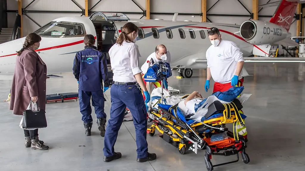 Eine-17-Jahre-alte-Jugendliche-mit-einer-Schussverletzung