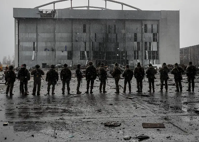 2022-04-03T143712Z-500394508-RC2KFT9FP5J8-RTRMADP-3-UKRAINE-CRISIS-HOSTOMEL