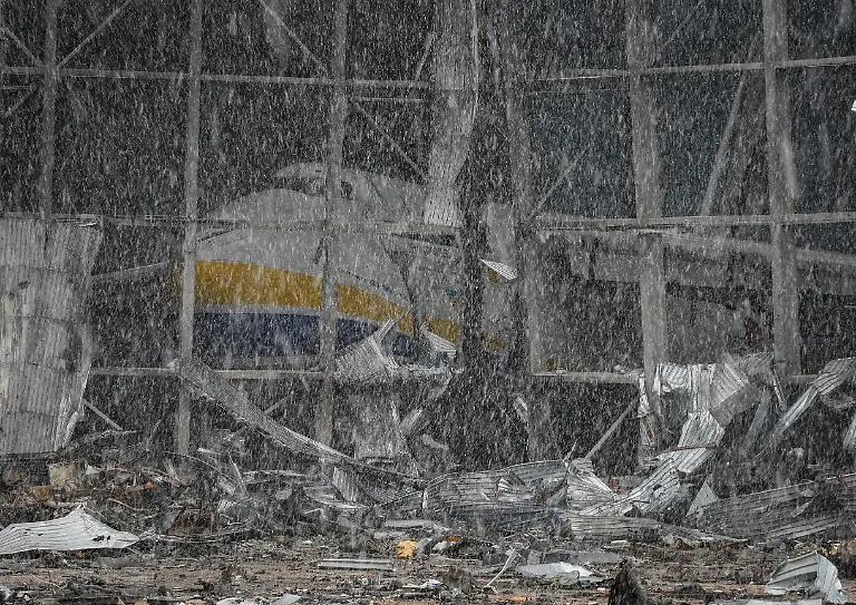 2022-04-03T143523Z-1119579322-RC2NFT9XG43C-RTRMADP-3-UKRAINE-CRISIS-HOSTOMEL