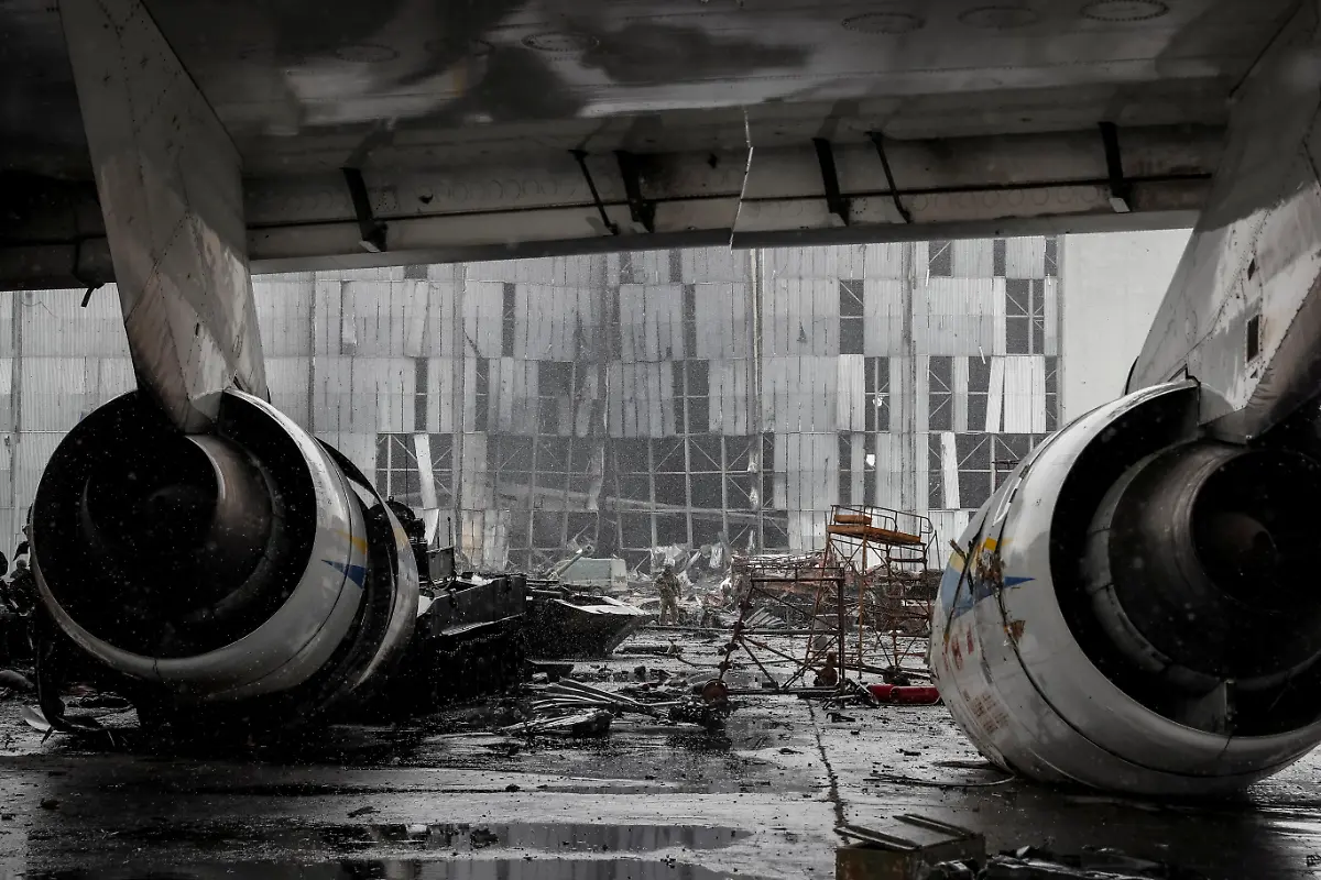 2022-04-03T143835Z-2078107582-RC2KFT9902QO-RTRMADP-3-UKRAINE-CRISIS-HOSTOMEL