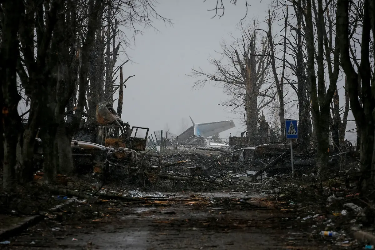 2022-04-03T143524Z-1058183139-RC2NFT93ZNVJ-RTRMADP-3-UKRAINE-CRISIS-HOSTOMEL