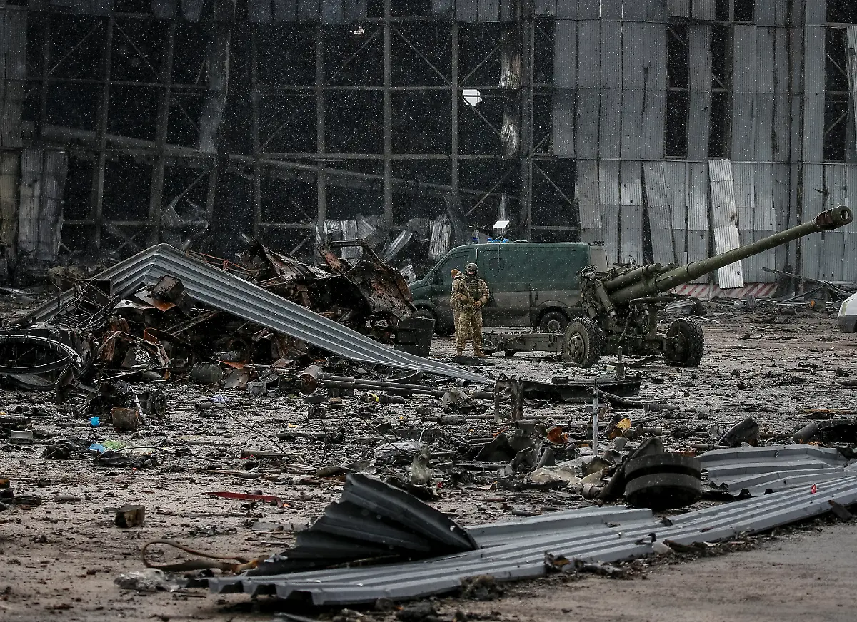 2022-04-03T143409Z-1503951617-RC2NFT9PXDN4-RTRMADP-3-UKRAINE-CRISIS-HOSTOMEL