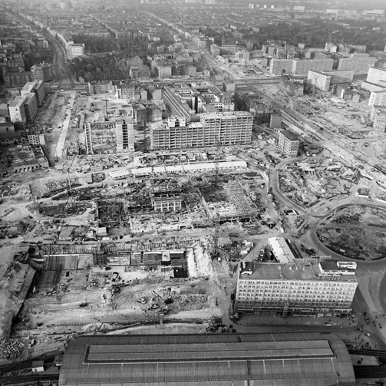 NUR-im-Kontext-mit-Ausstellung-verwenden-Thomas-Billhardt-CW139410