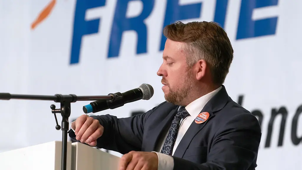 Stephan-Wefelscheid-Landesvorsitzender-der-Freien-Waehler-Rheinland-Pfalz-in-Koblenz