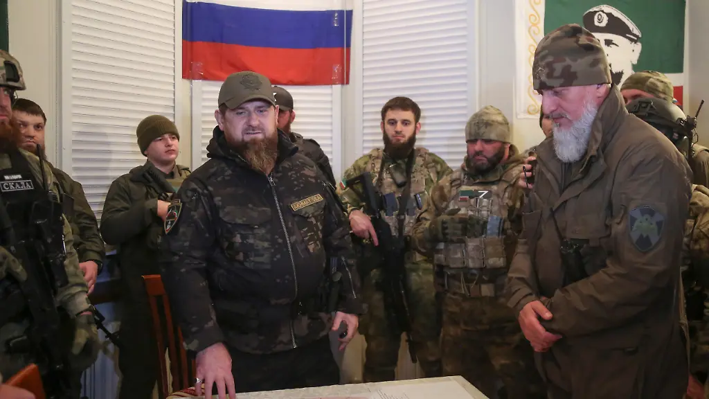 2022-03-29T112726Z-1539442757-RC2EBT9P5FSY-RTRMADP-3-UKRAINE-CRISIS-MARIUPOL-KADYROV