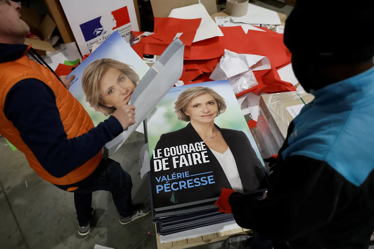 2022-03-22T171538Z-86988789-RC2Q7T99PDSD-RTRMADP-3-FRANCE-ELECTION-1