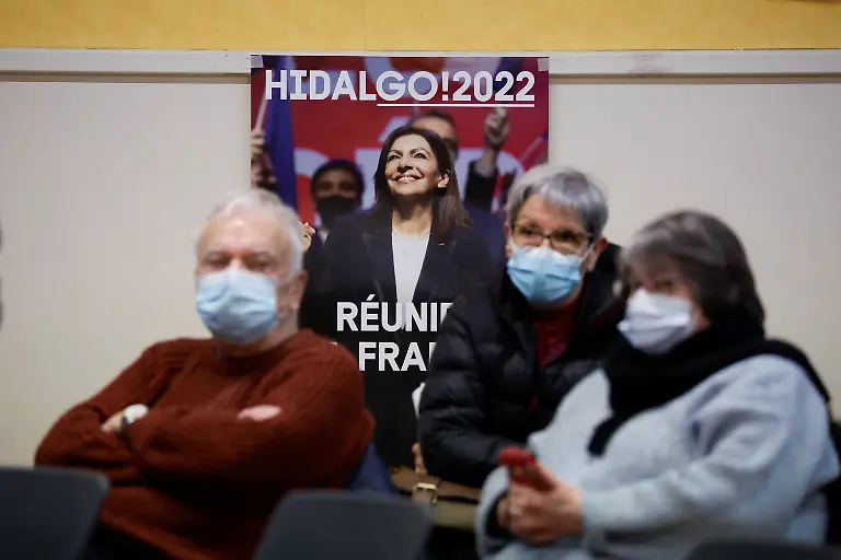 2022-02-18T195936Z-1473215459-RC2HMS9IP39W-RTRMADP-3-FRANCE-ELECTION-HIDALGO