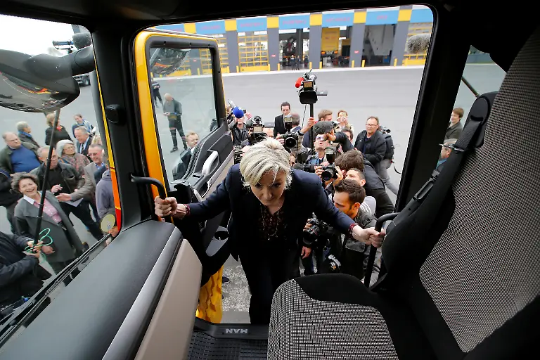 2017-05-04T120000Z-724229340-RC1FA560B590-RTRMADP-3-FRANCE-ELECTION-LE-PEN