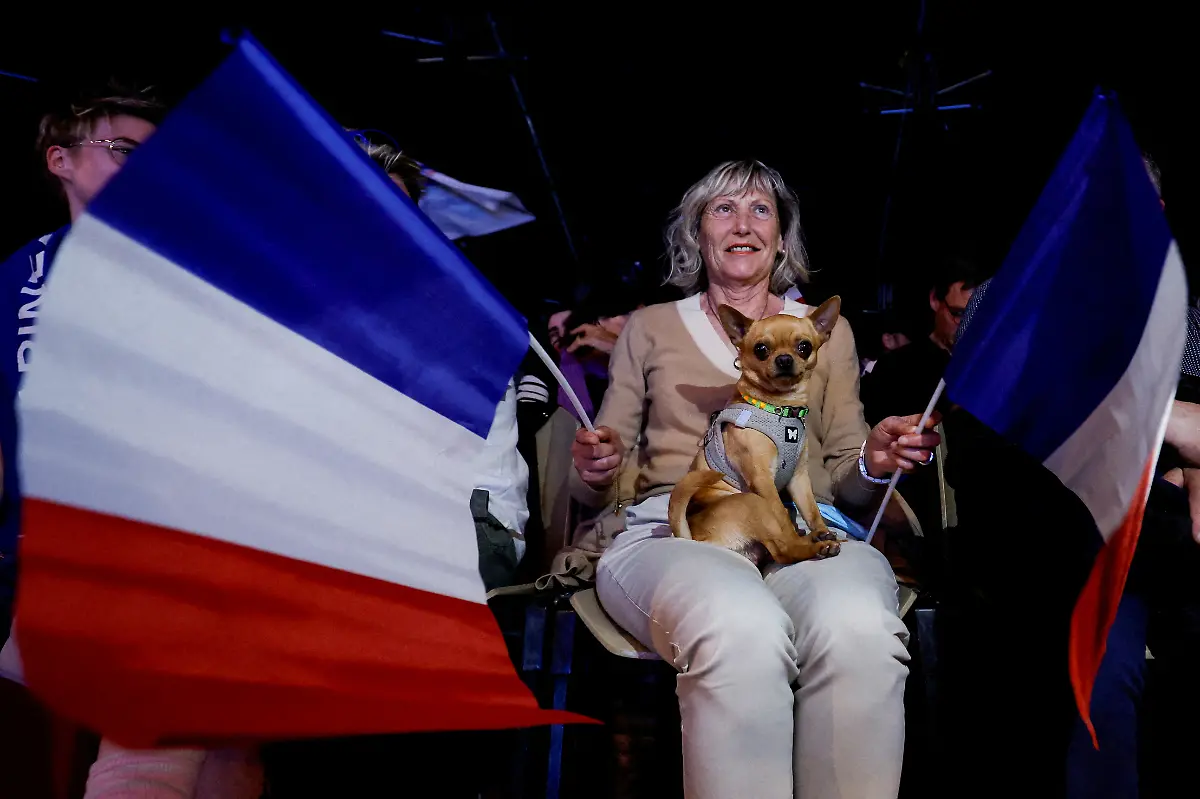 2022-04-08T173826Z-606877788-RC2GIT9QUGWY-RTRMADP-3-FRANCE-ELECTIONS-LEPEN-PERPIGNAN