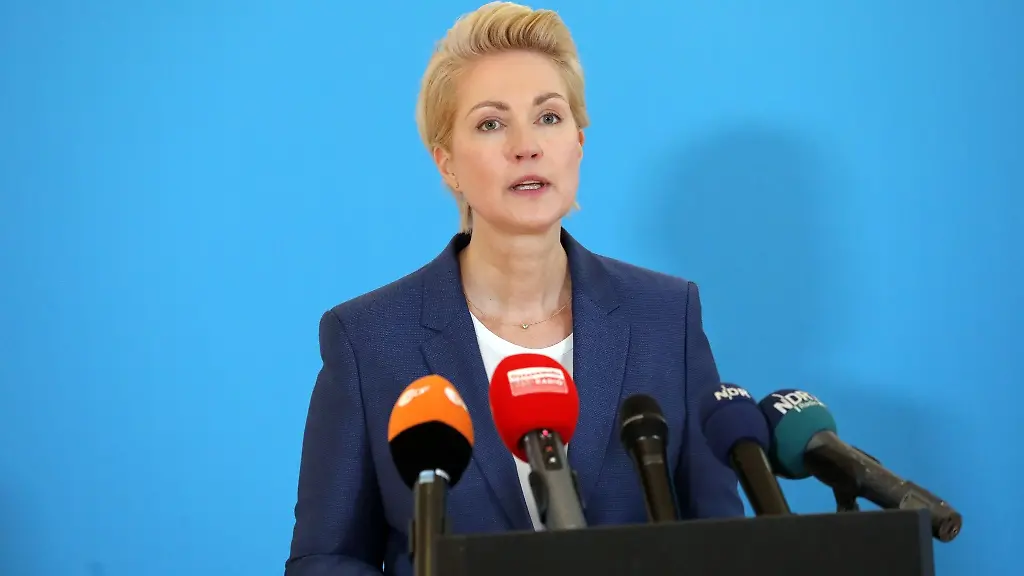 Manuela-Schwesig-SPD-Ministerpraesidentin-von-Mecklenburg-Vorpommern-spricht