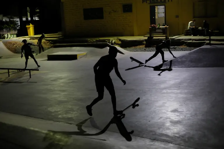 2022-03-24T090246Z-245622572-RC2ULS9OTG4C-RTRMADP-3-GHANA-SKATEBOARDING